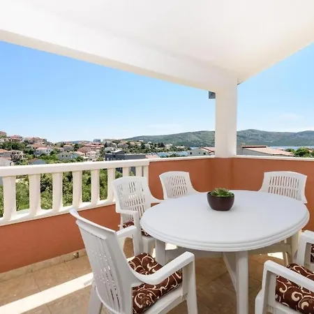 Apartment In With Sea View, Terrace, Air Conditioning, Wifi 5142-4 *