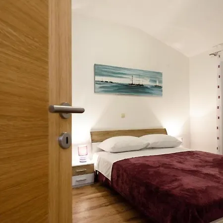 Lejlighed In With Sea View, Terrace, Air Conditioning, Wifi 5142-4 Seget Vranjica