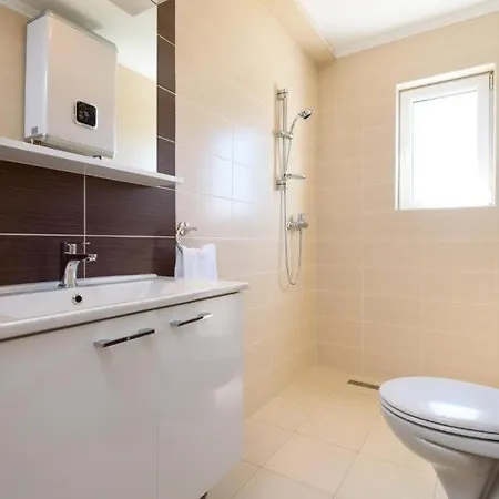 Lejlighed In With Sea View, Terrace, Air Conditioning, Wifi 5142-4 Seget Vranjica